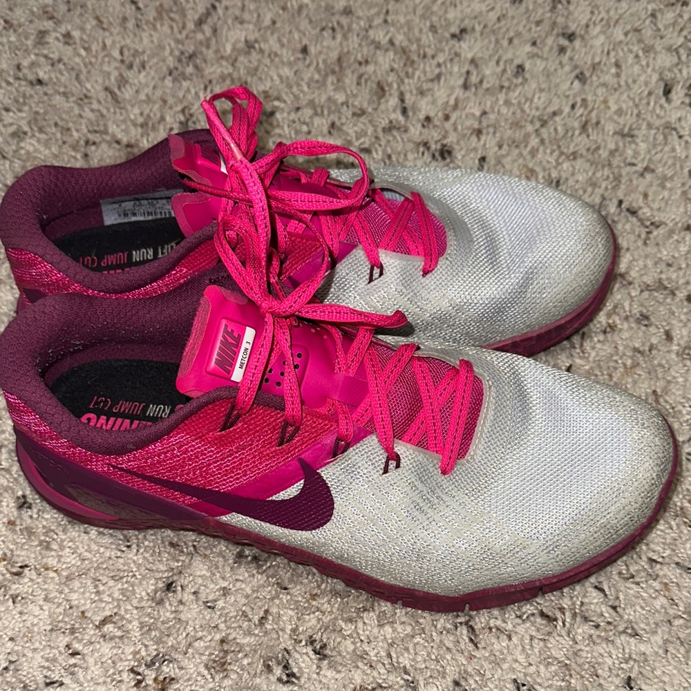 Nike Women's Metcon 3 in Fushia and White